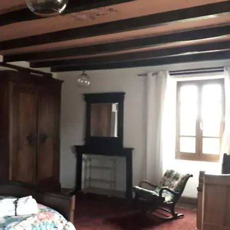 Chez Caro Дом отдыха Mourjou