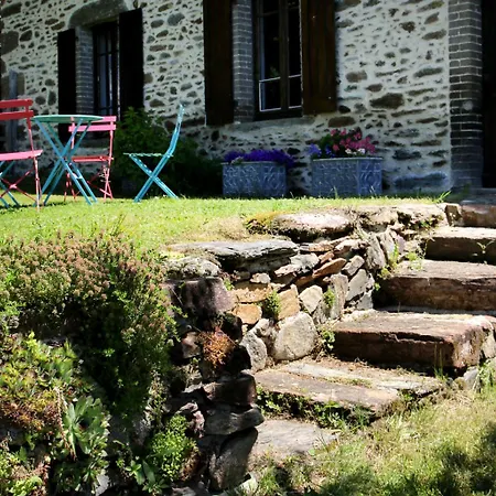 Chez Caro * Mourjou