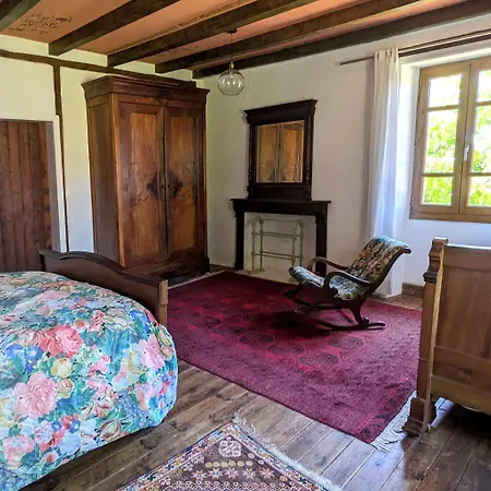 Chez Caro Hébergement de vacances Mourjou
